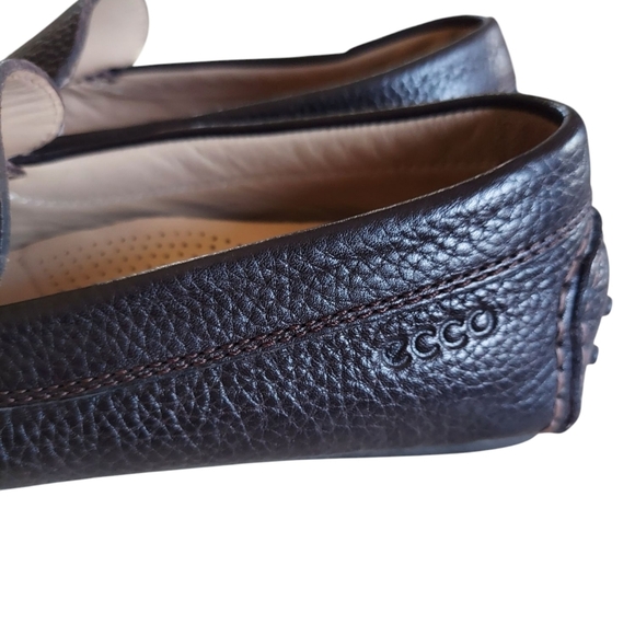 Ecco Brown Pebbled Leather Loafer - Picture 4 of 10